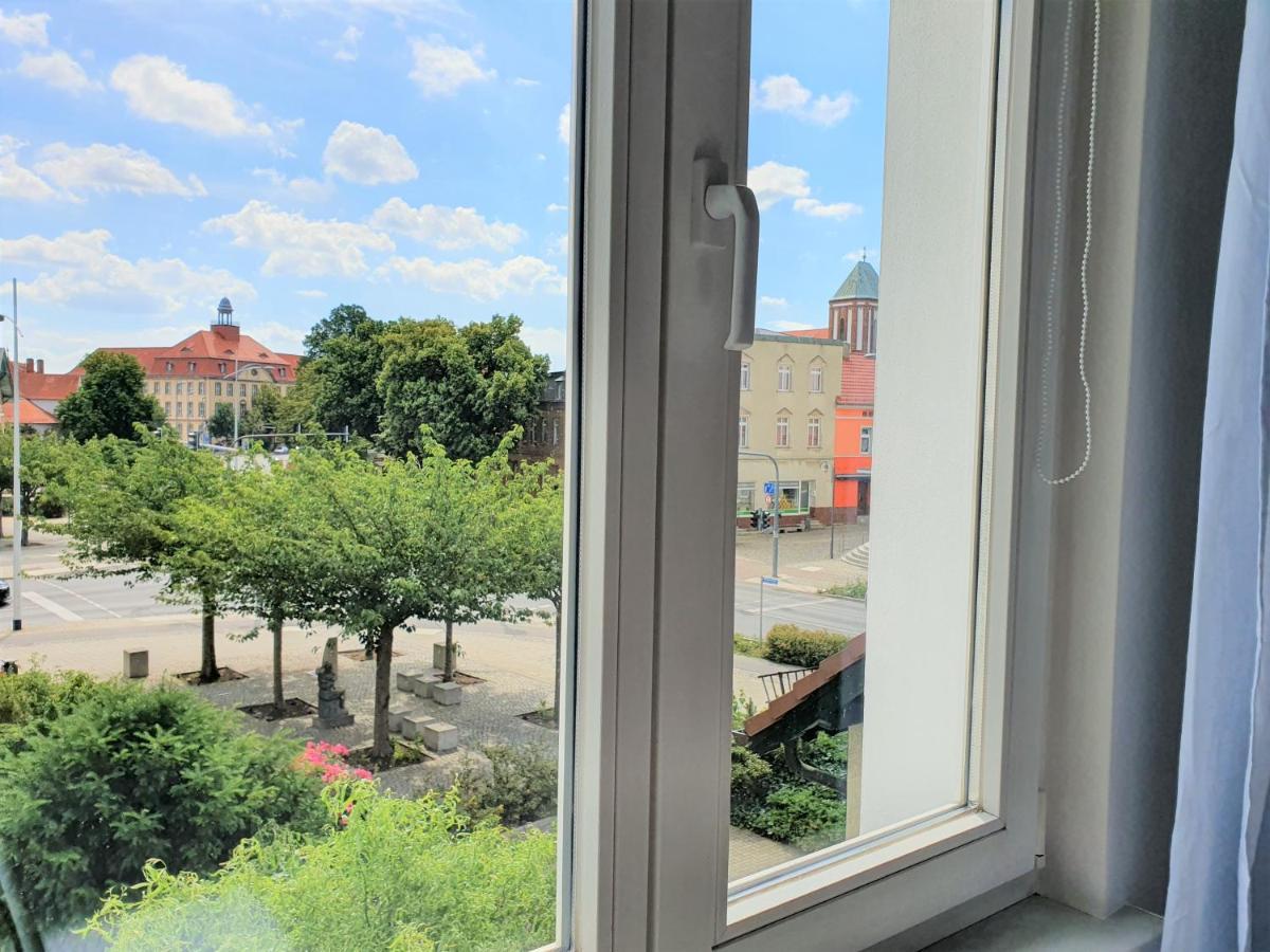 Pb Ferienwohnungen - Fewo 5 - Stilvoll Eingerichtetes Studio Im Herzen Senftenbergs Exteriör bild